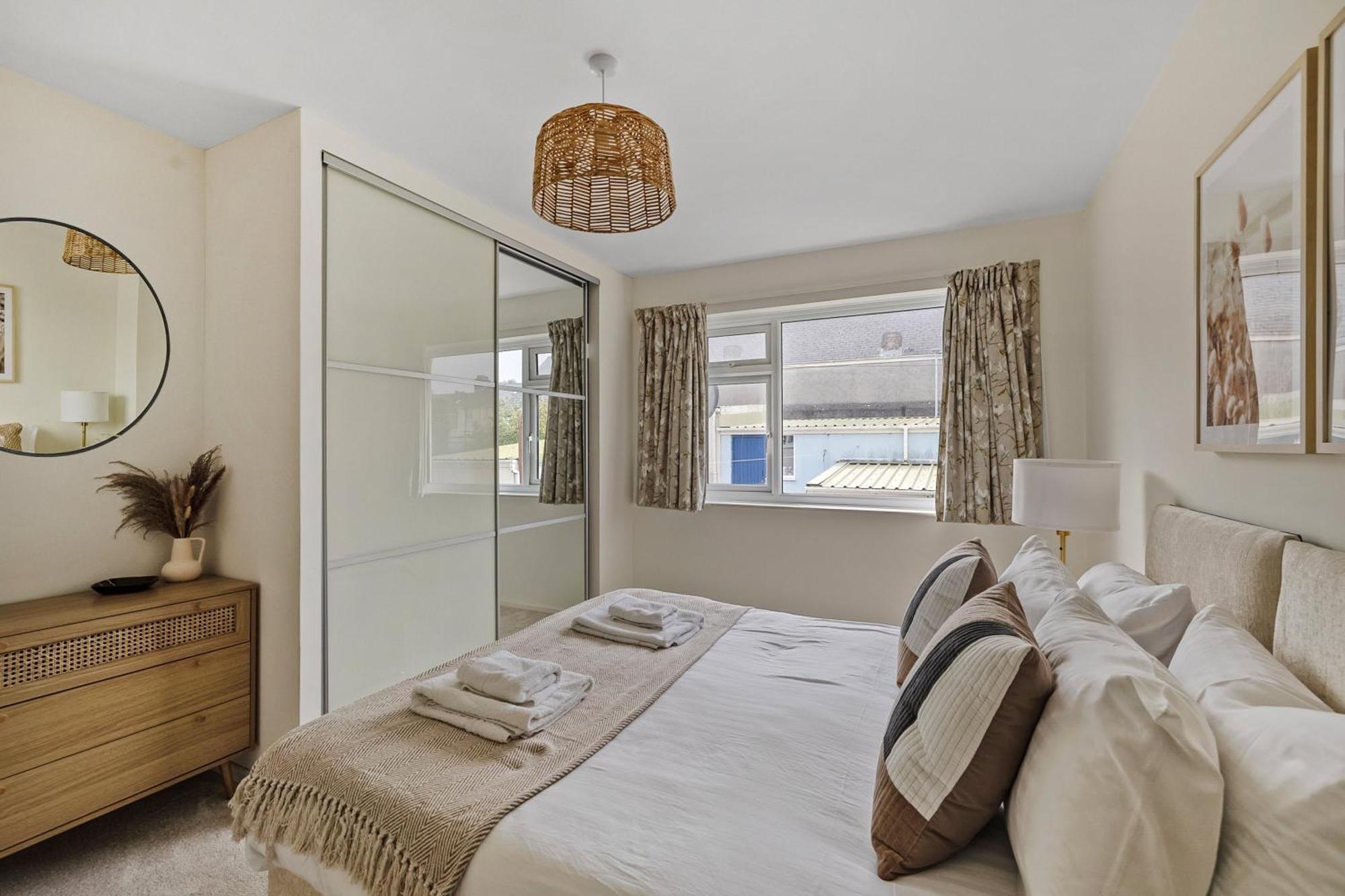 Holiday home Modern Homely 3 Bed In W Parking *