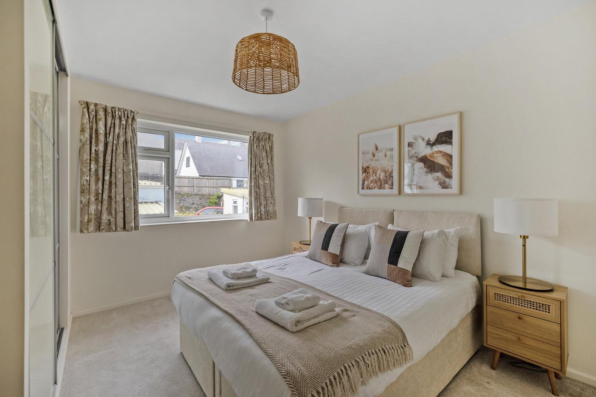 Holiday home Modern Homely 3 Bed In W Parking